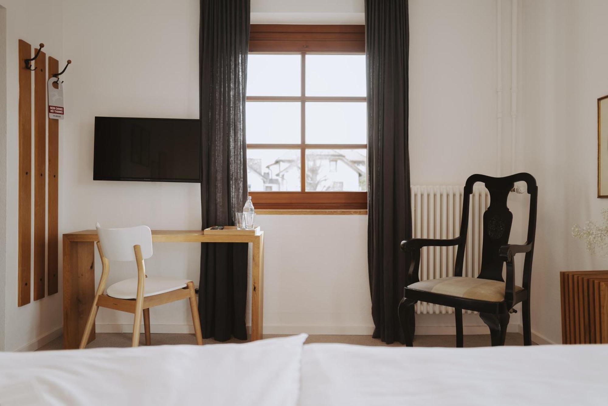 Der Hirschen Hotel Sankt Märgen Стая снимка